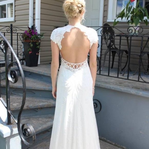 Formal dress - Picture 4 of 5